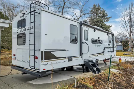 Keystone Travel Trailer w Satellite TV and 5G WIFI