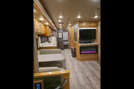 Luxury Motorhome Stay in Weatherford/Aledo, TX