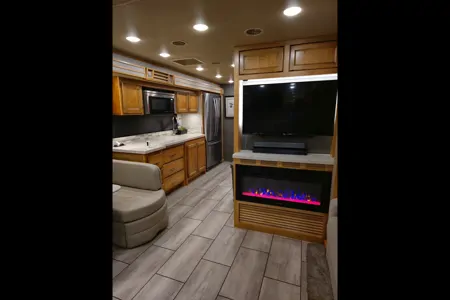 Luxury Motorhome Stay in Weatherford/Aledo, TX