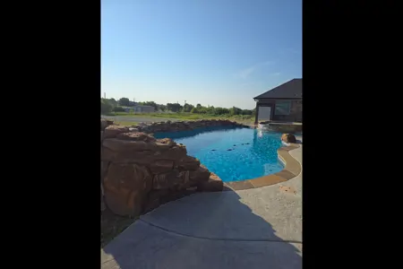 Luxury Motorhome Stay in Weatherford/Aledo, TX