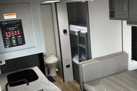 James's Keystone 1700BH Travel Trailer