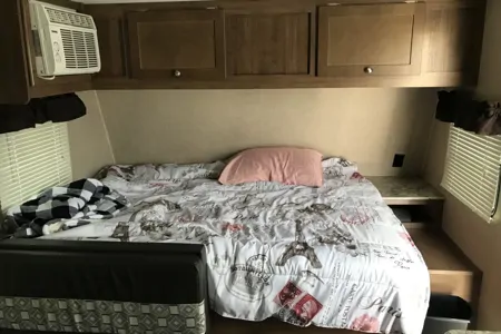 Mathew's Aspen Trailer Trailer 1700 BH Travel Trailer