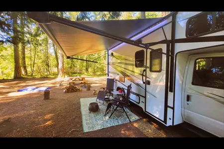 2023 Forest River SUNSEEKER 2250(Bedroom slide) - Sleeps 5!