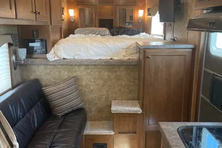 Clay's Exiss 3 Horse LQ Trailer