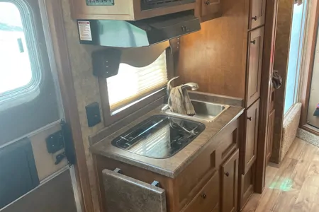 Clay's Exiss 3 Horse LQ Trailer