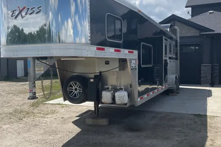 Clay's Exiss 3 Horse LQ Trailer