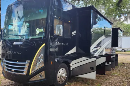 2023 CONVENIENT & EASY TO DRIVE RV!!! MIRAMAR...