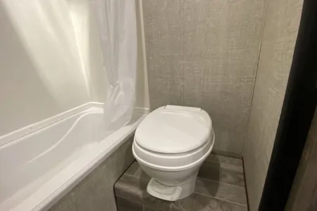 Caledonia's 2022 Grand Design 25bh Travel Trailer