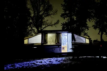 Hawk- Palomino Yearling Tent Trailer