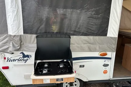 Hawk- Palomino Yearling Tent Trailer