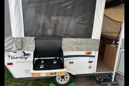 Hawk- Palomino Yearling Tent Trailer