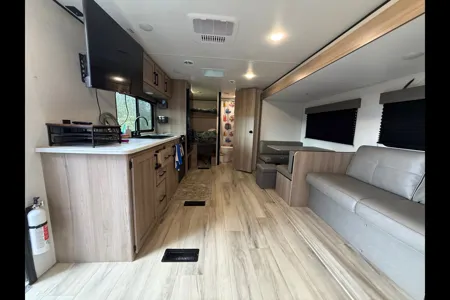 Steven's Coleman CM25B25 Travel Trailer