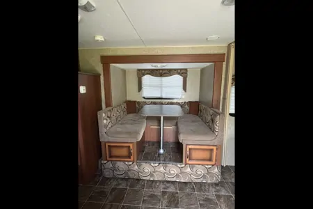 🇨🇦 Dan & Monique’s 24’ KZ Sportsmen Travel Trailer. Family Friendly!  Easy booking!