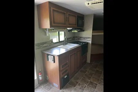 🇨🇦 Dan & Monique’s 24’ KZ Sportsmen Travel Trailer. Family Friendly!  Easy booking!