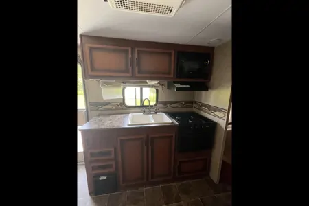 🇨🇦 Dan & Monique’s 24’ KZ Sportsmen Travel Trailer. Family Friendly!  Easy booking!
