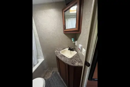 🇨🇦 Dan & Monique’s 24’ KZ Sportsmen Travel Trailer. Family Friendly!  Easy booking!