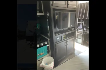 "Wheely" The Camper - Jayco Feather 24BH Clean & Spacious