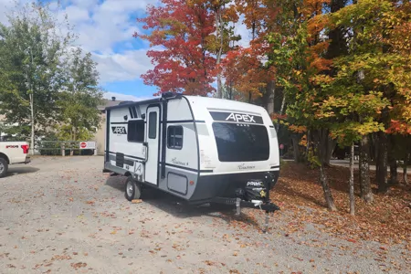 Nikki's Coachmen 185BH Travel Trailer