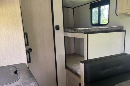 Nikki's Coachmen 185BH Travel Trailer