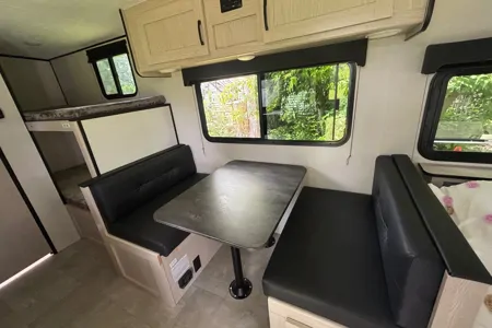 Nikki's Coachmen 185BH Travel Trailer
