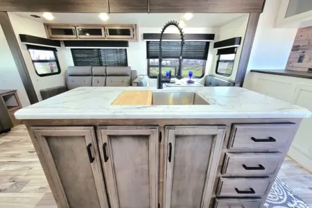 2022 Venture RV SportTrek ST312VIK: Spacious Family-Friendly
