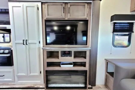 2022 Venture RV SportTrek ST312VIK: Spacious Family-Friendly
