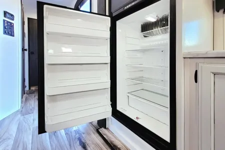 2022 Venture RV SportTrek ST312VIK: Spacious Family-Friendly