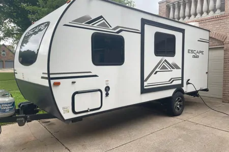 Eddie the Escape - Ultralight Travel Trailer