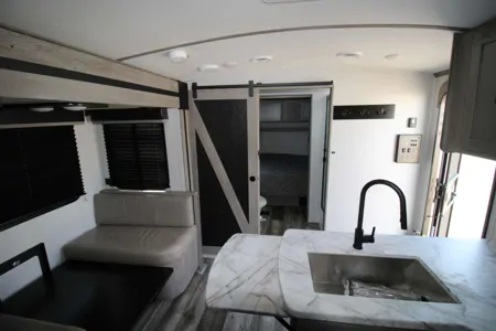 Randy's Keystone Outback 281ubh Travel Trailer