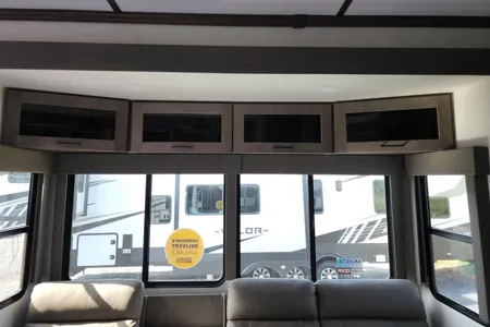 Wagg's Alliance RV 36V11 Toy Hauler