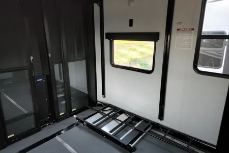 Wagg's Alliance RV 36V11 Toy Hauler