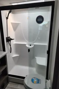 Wagg's Alliance RV 36V11 Toy Hauler