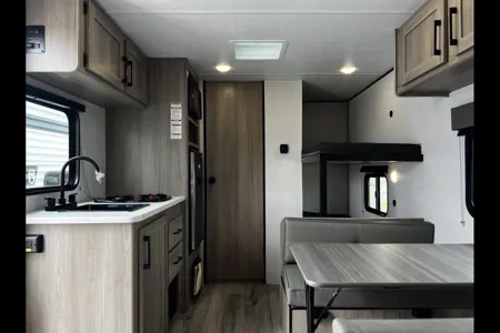 Jay's Coleman 17B Travel Trailer