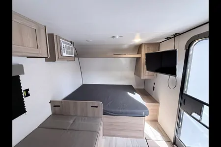 Jay's Coleman 17B Travel Trailer