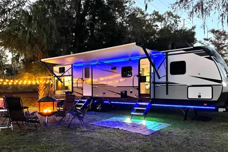 STUNNING + *Twilight2* (Delivery Available)