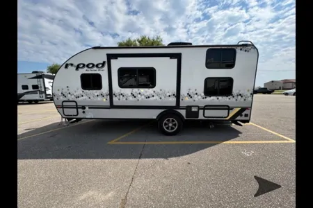 2021 R-Pod Travel Trailer with Bunk Beds
