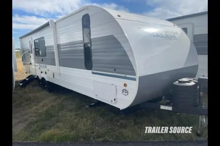 New 2025 Family Friendly Forest River Salem Cruise-Lite 26ICE Travel Trailer (33', Sleeps 8)