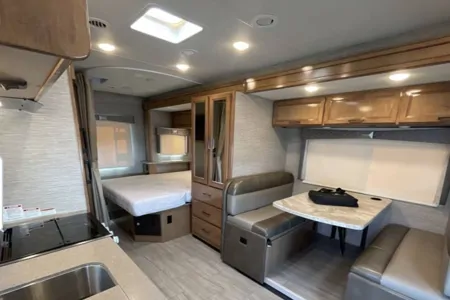 Quantum Leap into luxury! Class C Diesel Sprinter