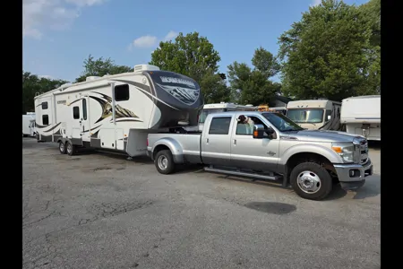 Dustin's Keystone  Montana Mountaineer 345DBQ Fifth Wheel