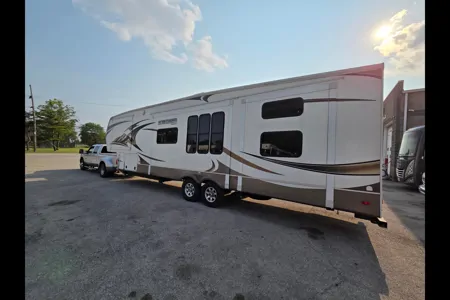 Dustin's Keystone  Montana Mountaineer 345DBQ Fifth Wheel