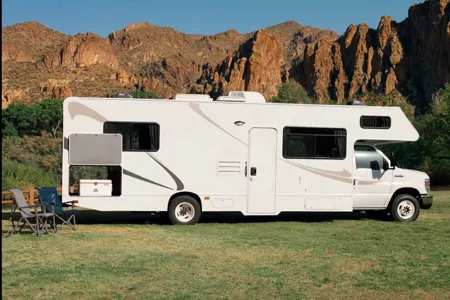 I&F's Thor Motor Coach Majestic 28A Class C