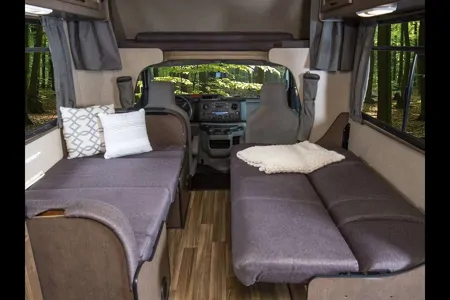 I&F's Thor Motor Coach Majestic 28A Class C