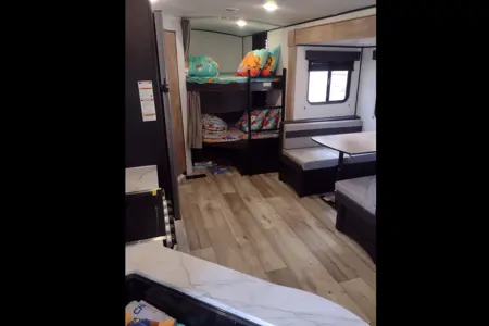 Springdale w/ Bunks: No Prep fee: Fully Equipped: Delivery Available ($85)