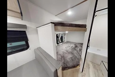 Donald's Grand River 25BH Travel Trailer