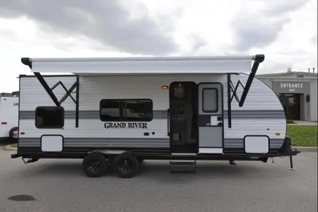 Donald's Grand River 25BH Travel Trailer