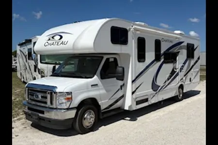 CHATEAUA Thor Motor Coach 28Z Class C (C-3)