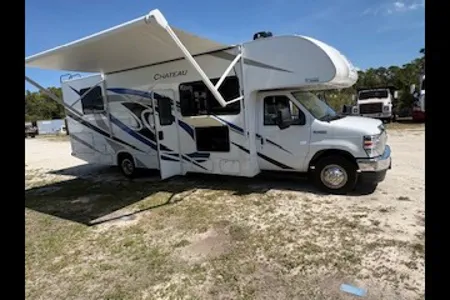 CHATEAUA Thor Motor Coach 28Z Class C (C-3)