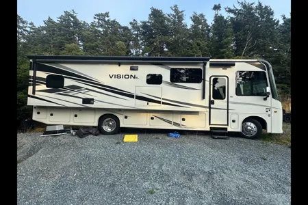 Stuart's Entegra Coach 2023 Class A