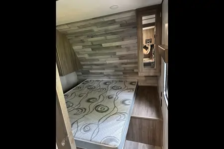 Jessica's Crossroads Zinger Travel Trailer