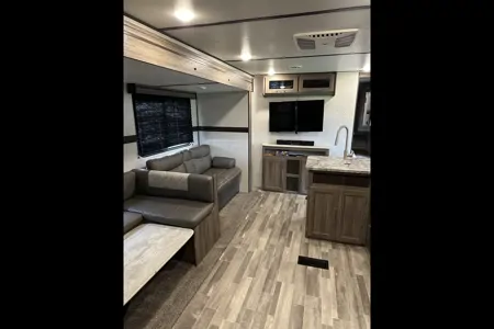 Jessica's Crossroads Zinger Travel Trailer